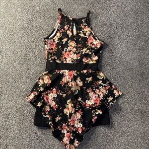 French Atmosphere Floral Sleeveless Romper Under-shorts Medium (M) Keyhole Neck